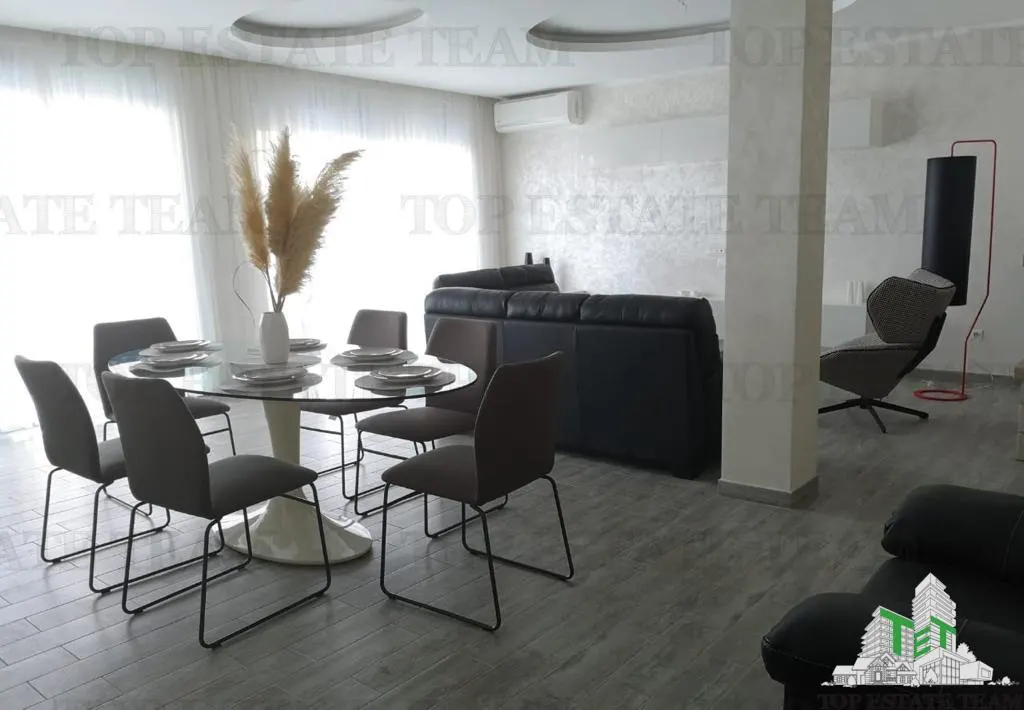 Villa for Sale in Kotor, Montenegro - foto 1