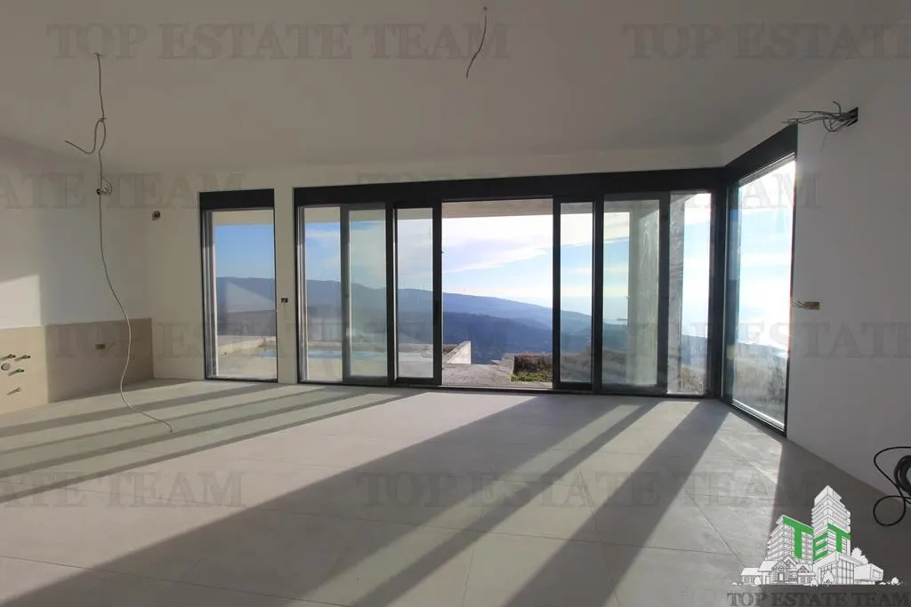 Villa for Sale in Bar, Montenegro - foto 2