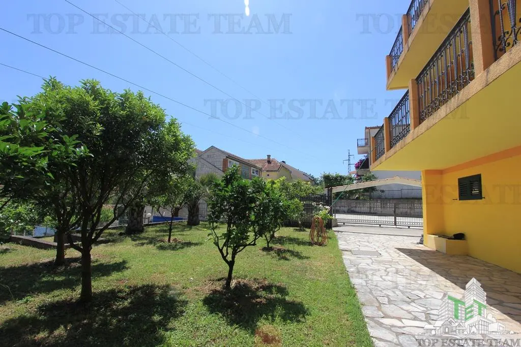 Villa for Sale in Bar, Montenegro - foto 4