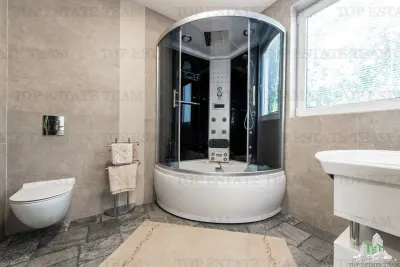 Villa for Sale in Herceg-Novi, Montenegro - foto 15