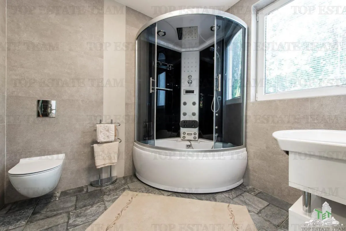 Villa for Sale in Herceg-Novi, Montenegro - foto 15