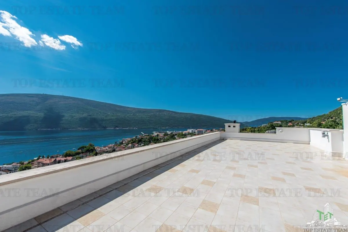 Villa for Sale in Herceg-Novi, Montenegro - foto 18