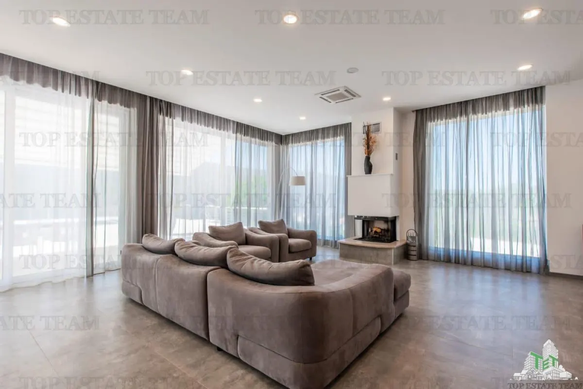 Villa for Sale in Herceg-Novi, Montenegro - foto 3