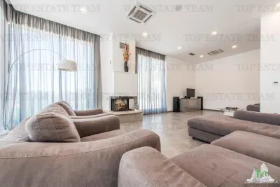 Villa for Sale in Herceg-Novi, Montenegro - foto 4