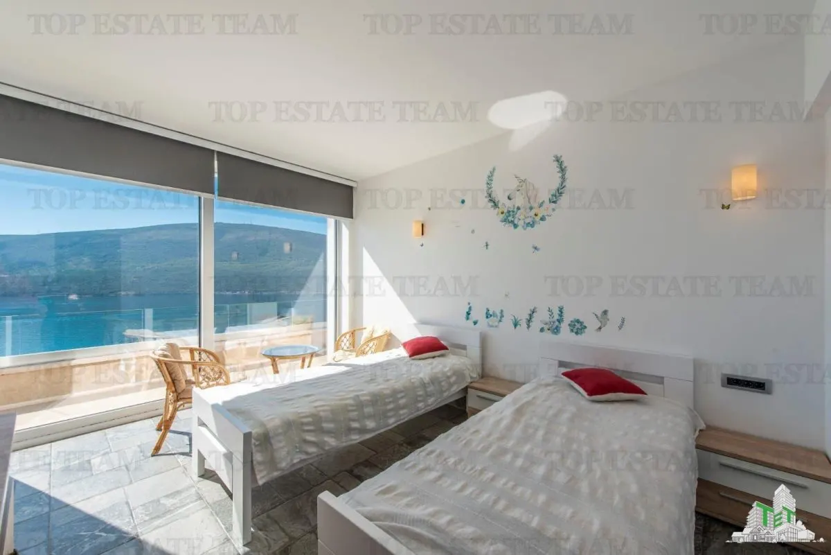 Villa for Sale in Herceg-Novi, Montenegro - foto 8