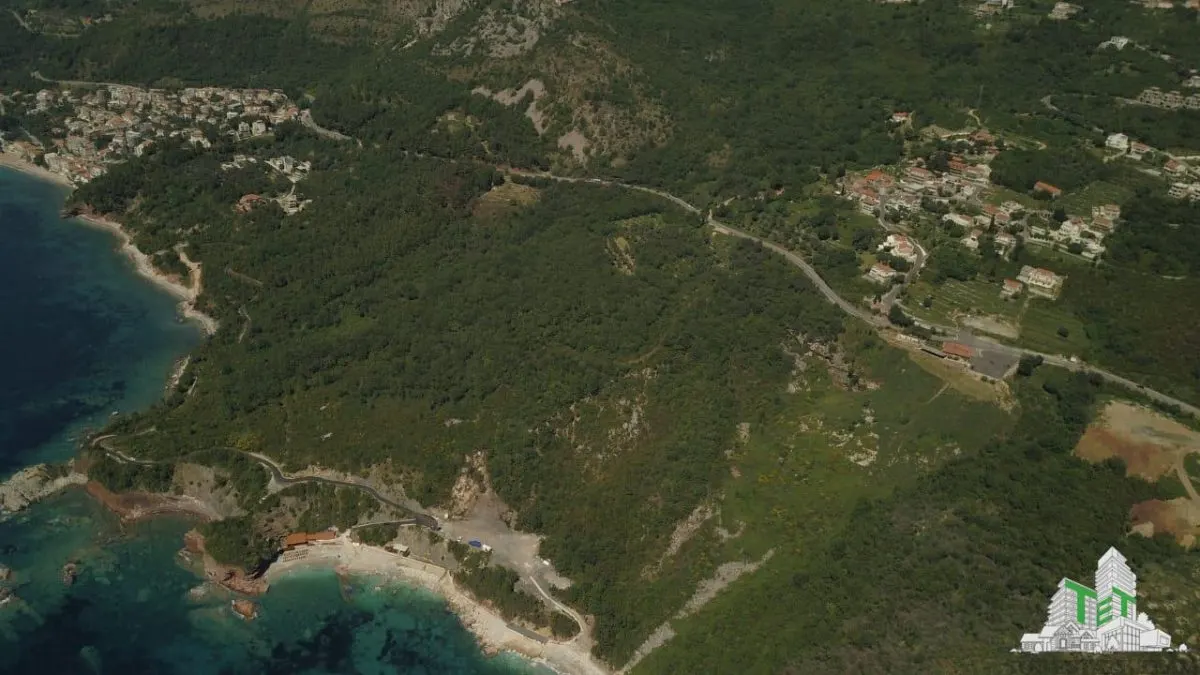 Building Land for Sale in Budva, Montenegro - foto 1
