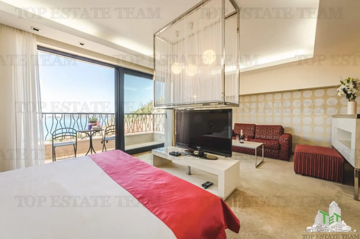 Apartment for Sale in Budva, Montenegro - foto 2