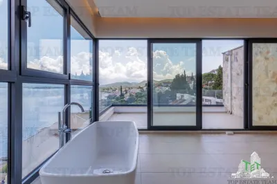 Villa for Sale in Tivat, Montenegro - foto 2