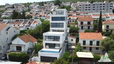 Villa for Sale in Tivat, Montenegro - foto 14