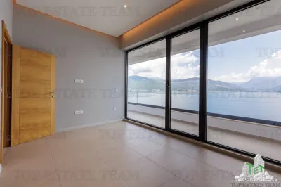 Villa for Sale in Tivat, Montenegro - foto 4