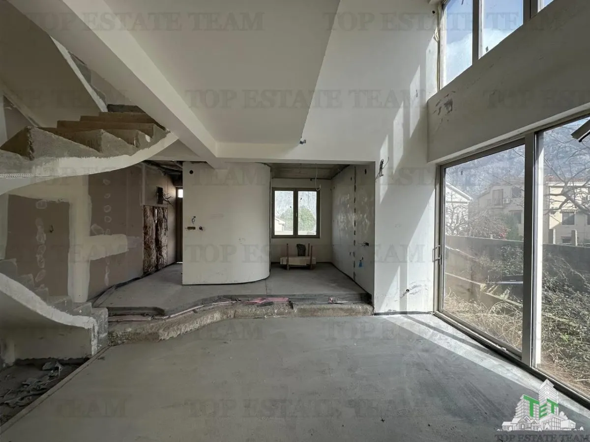 Villa for Sale in Kotor, Montenegro - foto 2
