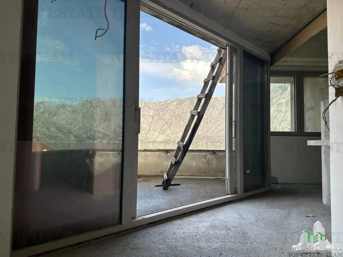 Villa for Sale in Kotor, Montenegro - foto 3