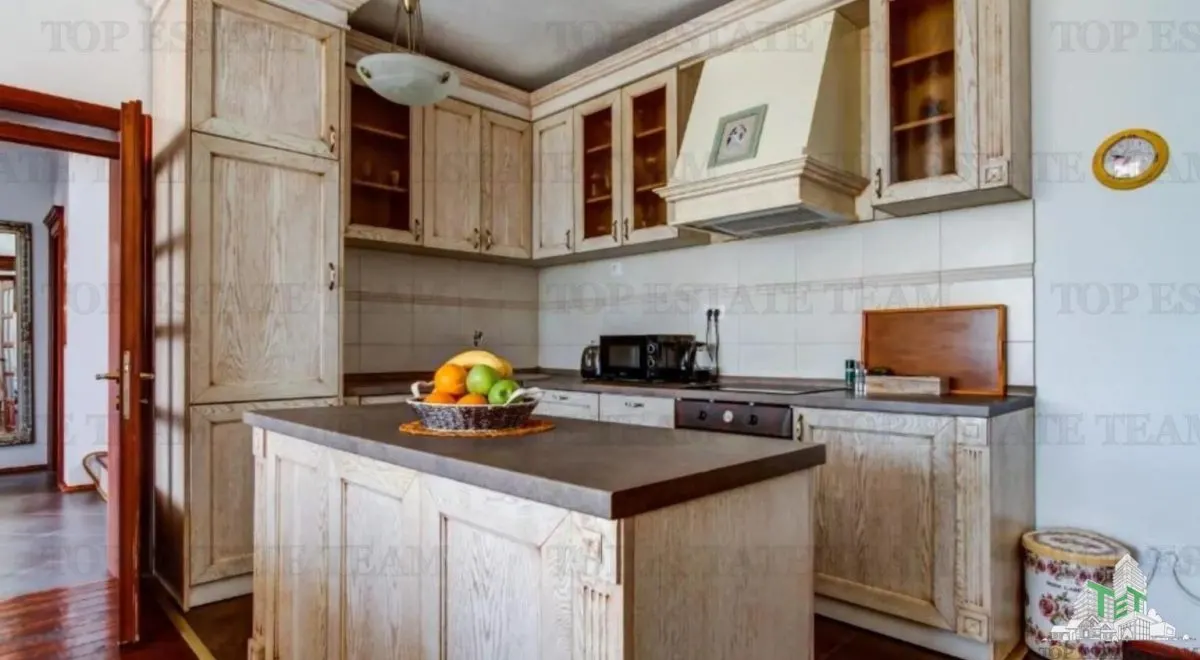 Villa for Sale in Kotor, Montenegro - foto 3