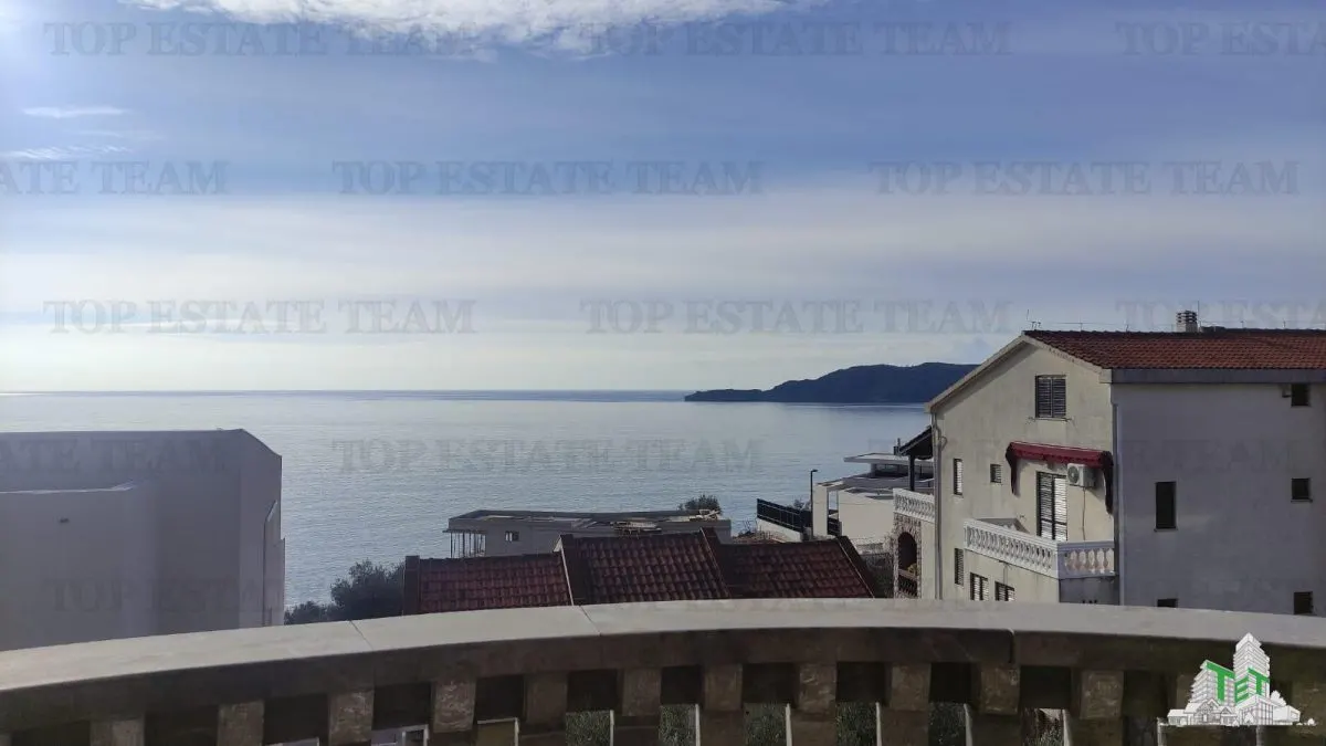 Apartment for Sale in Budva, Montenegro - foto 1