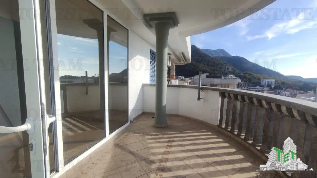 Apartment for Sale in Budva, Montenegro - foto 2