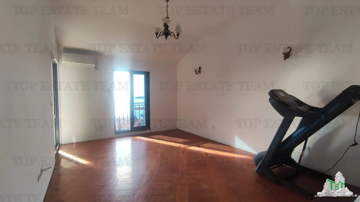 Apartment for Sale in Budva, Montenegro - foto 4