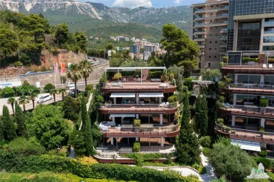 Apartment for Sale in Herceg-Novi, Montenegro - foto 2