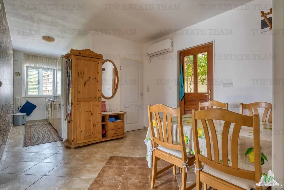 Apartment for Sale in Herceg-Novi, Montenegro - foto 6