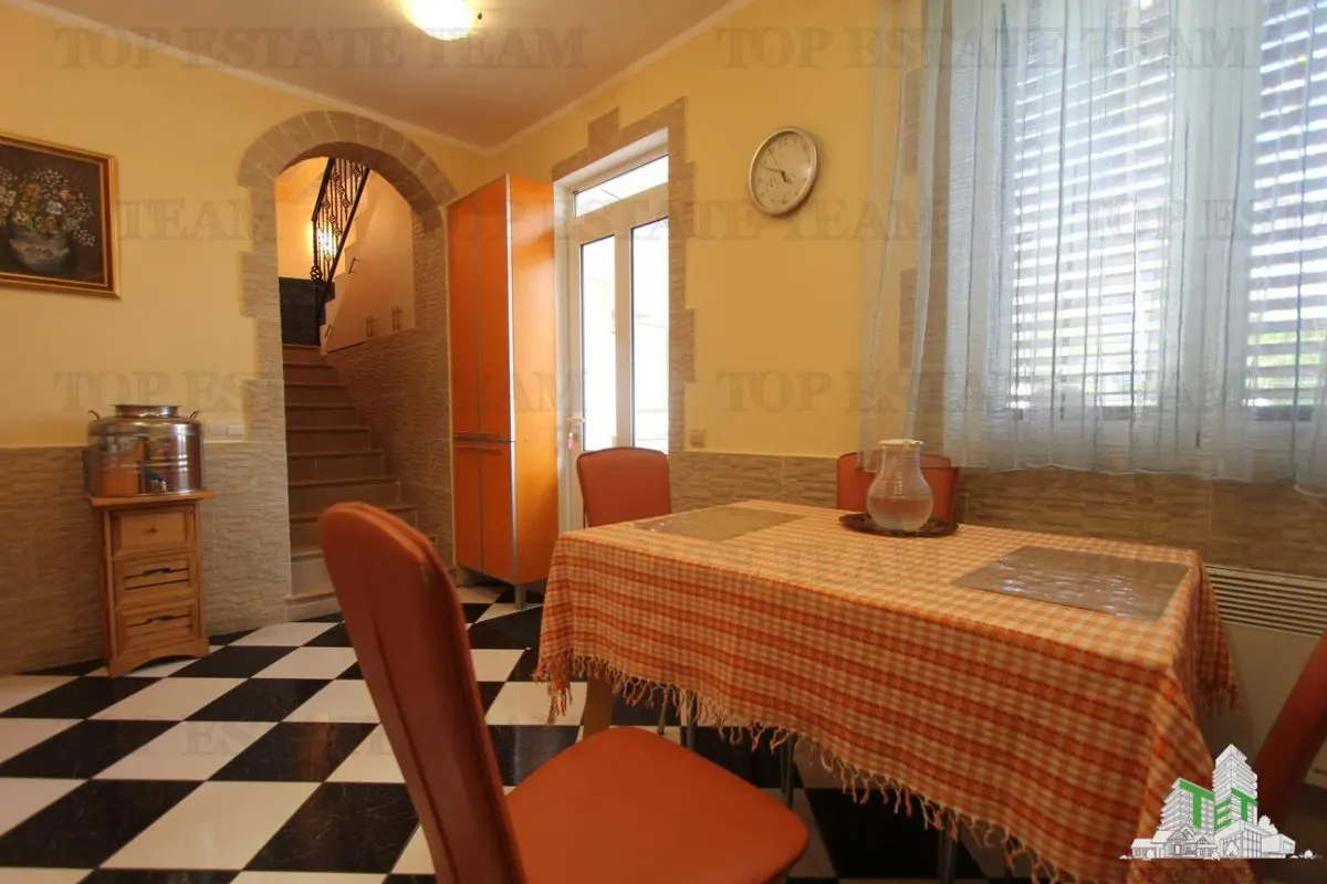 Villa for Sale in Herceg-Novi, Montenegro - foto 12