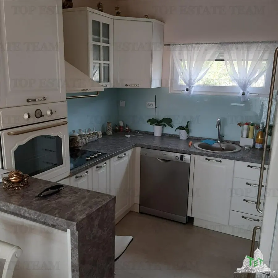 Villa for Sale in Bar, Montenegro - foto 4