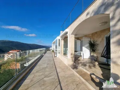 Villa for Sale in Budva, Montenegro - foto 3