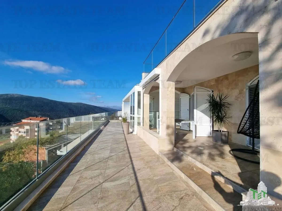 Villa for Sale in Budva, Montenegro - foto 3