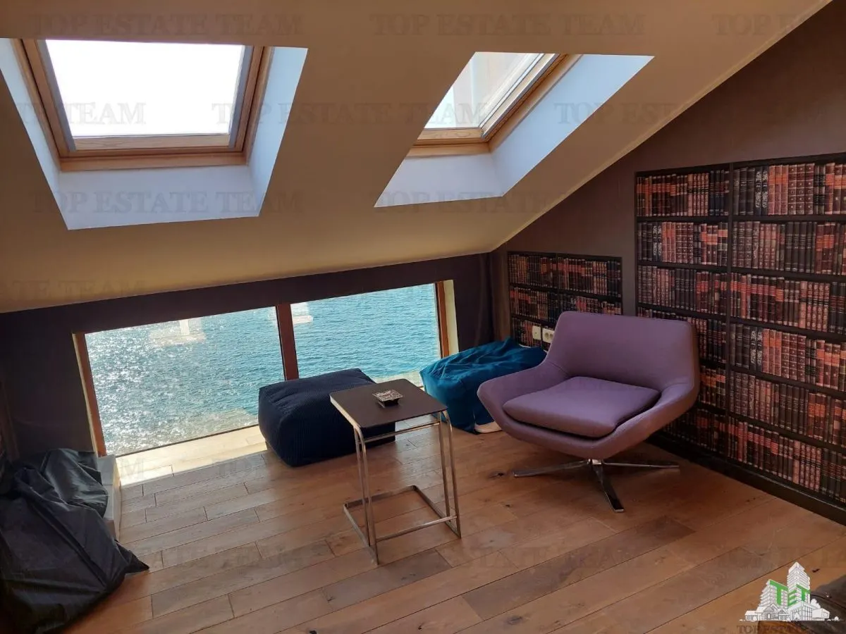 Villa for Sale in Bar, Montenegro - foto 1