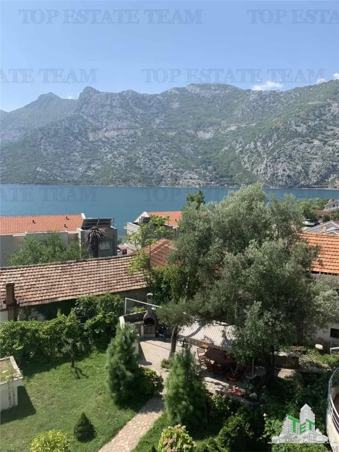 Apartment for Sale in Kotor, Montenegro - foto 1