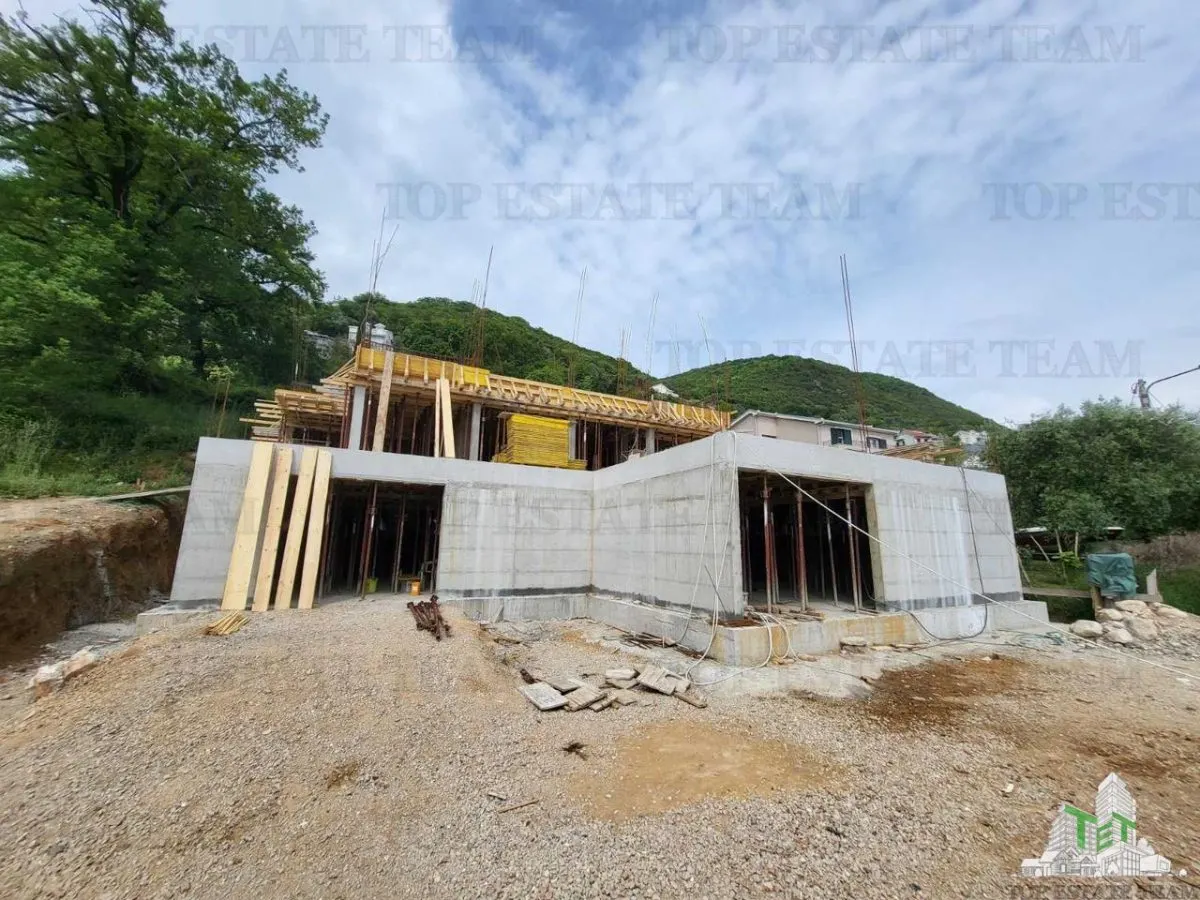 Apartment for Sale in Herceg-Novi, Montenegro - foto 2