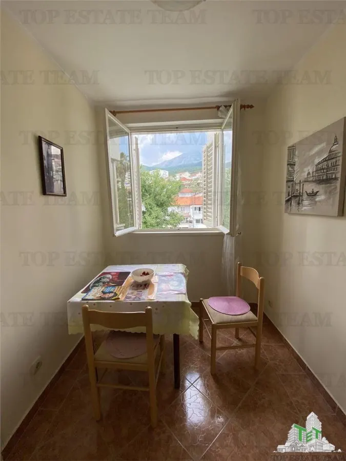 Apartment for Sale in Herceg-Novi, Montenegro - foto 2