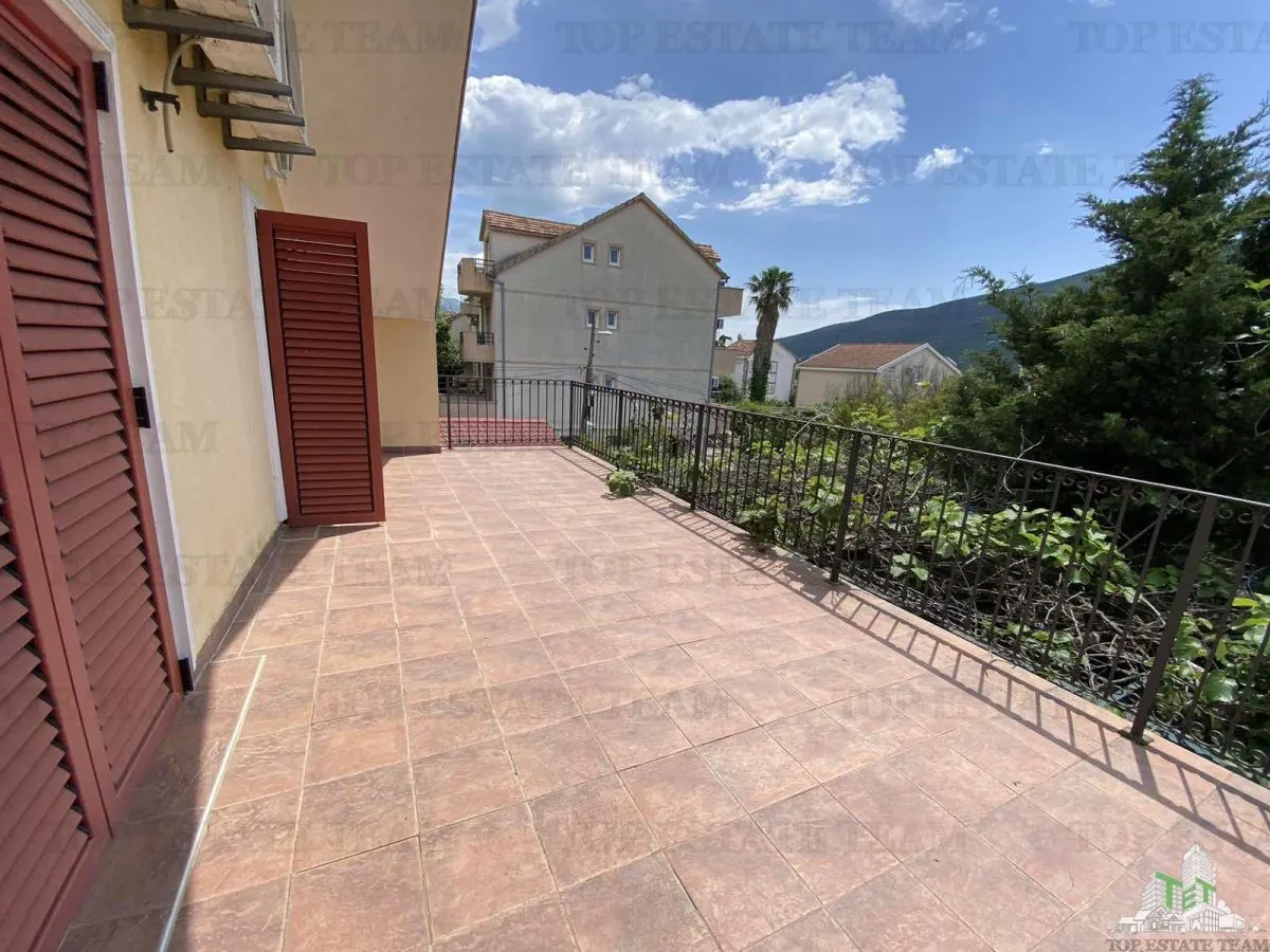 Villa for Sale in Herceg-Novi, Montenegro - foto 15