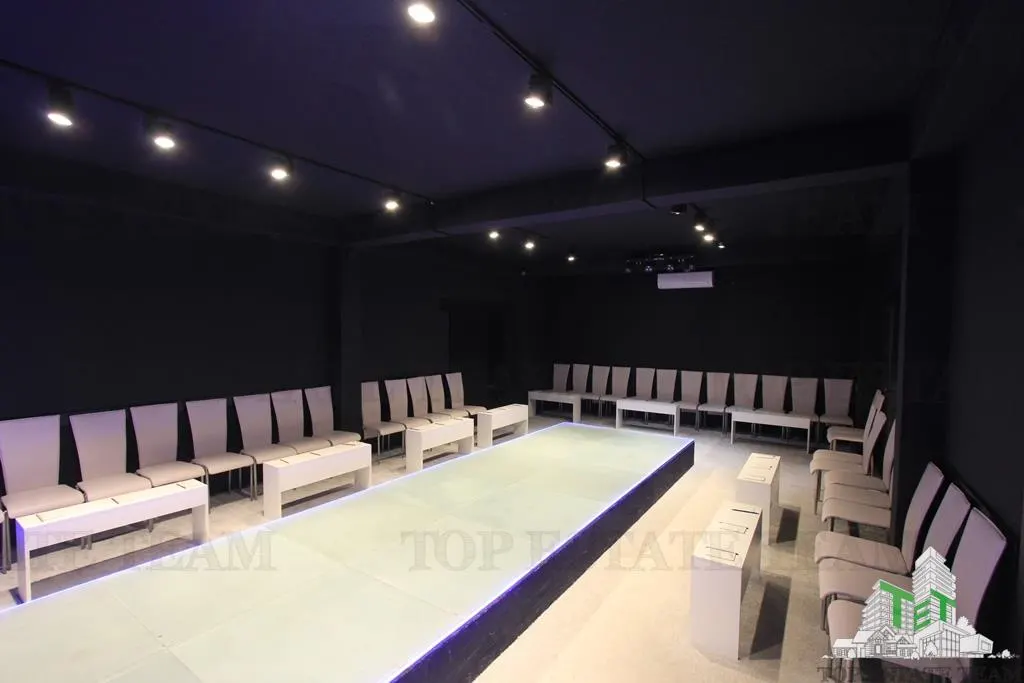 Commercial Space for Sale in Budva, Montenegro - foto 1