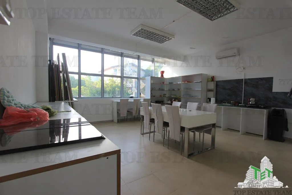 Commercial Space for Sale in Budva, Montenegro - foto 11