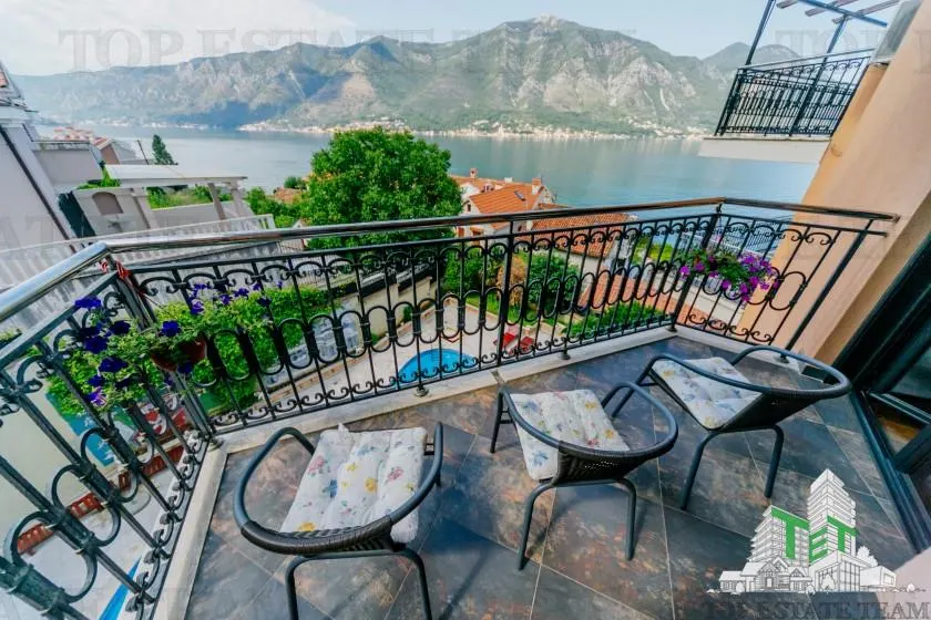 Apartment for Sale in Kotor, Montenegro - foto 2