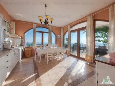 Villa for Sale in Kotor, Montenegro - foto 2