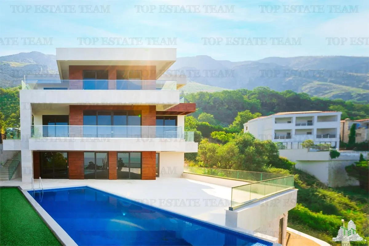 Villa for Sale in Budva, Montenegro - foto 2