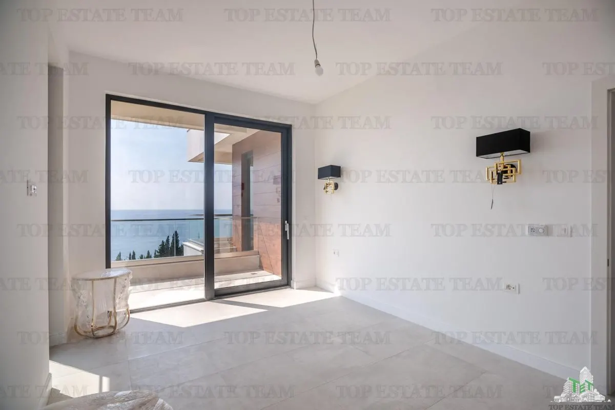 Villa for Sale in Budva, Montenegro - foto 8