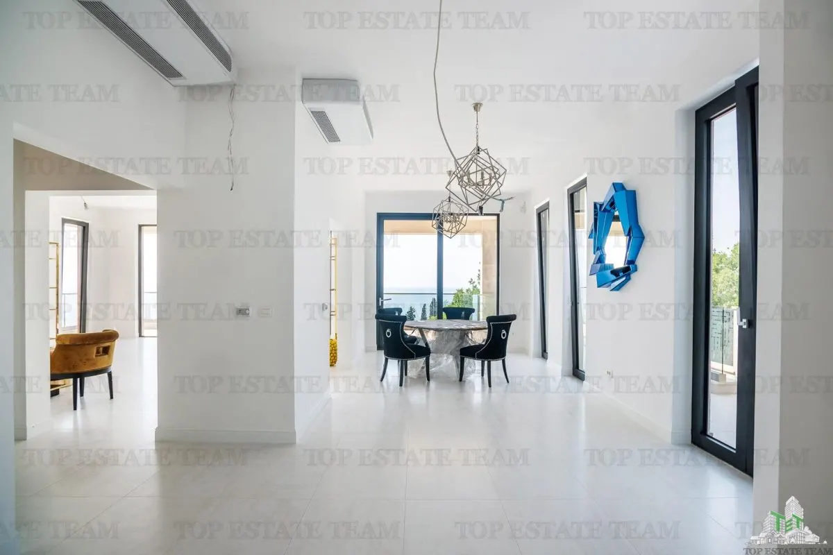 Villa for Sale in Budva, Montenegro - foto 10