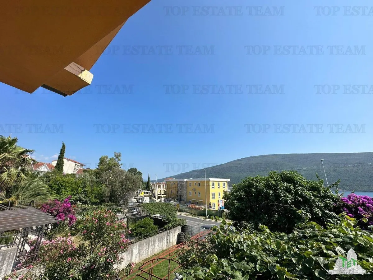 Villa for Sale in Herceg-Novi, Montenegro - foto 2