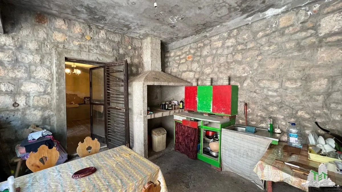 Villa for Sale in Herceg-Novi, Montenegro - foto 12