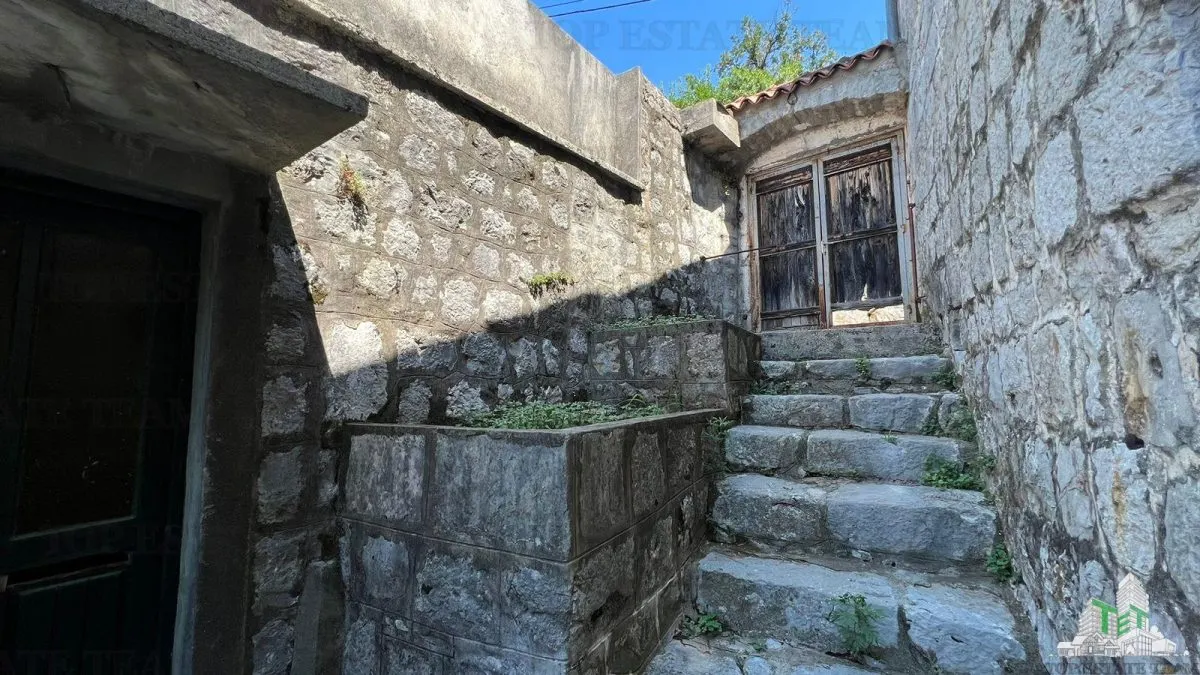 Villa for Sale in Herceg-Novi, Montenegro - foto 3