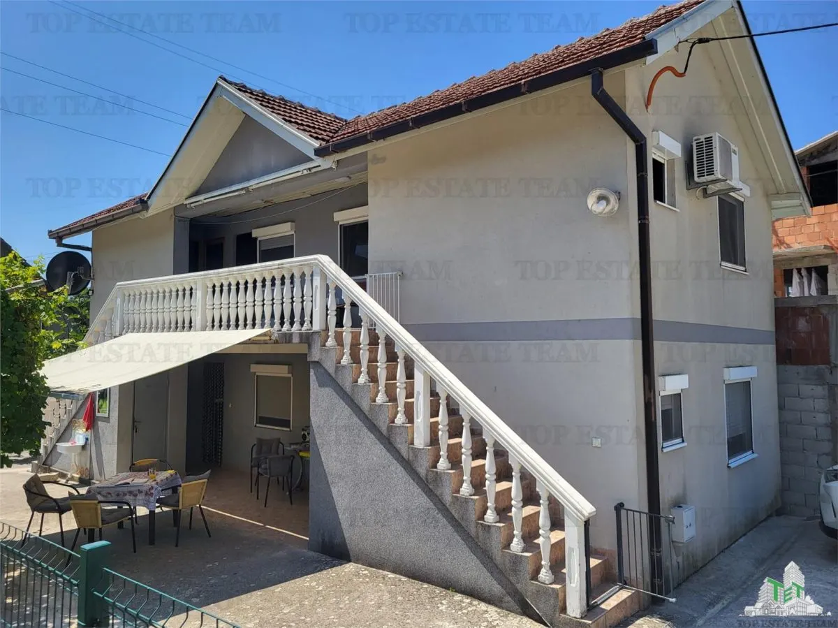 Villa for Sale in Tivat, Montenegro - foto 1