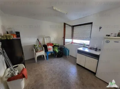 Villa for Sale in Tivat, Montenegro - foto 11