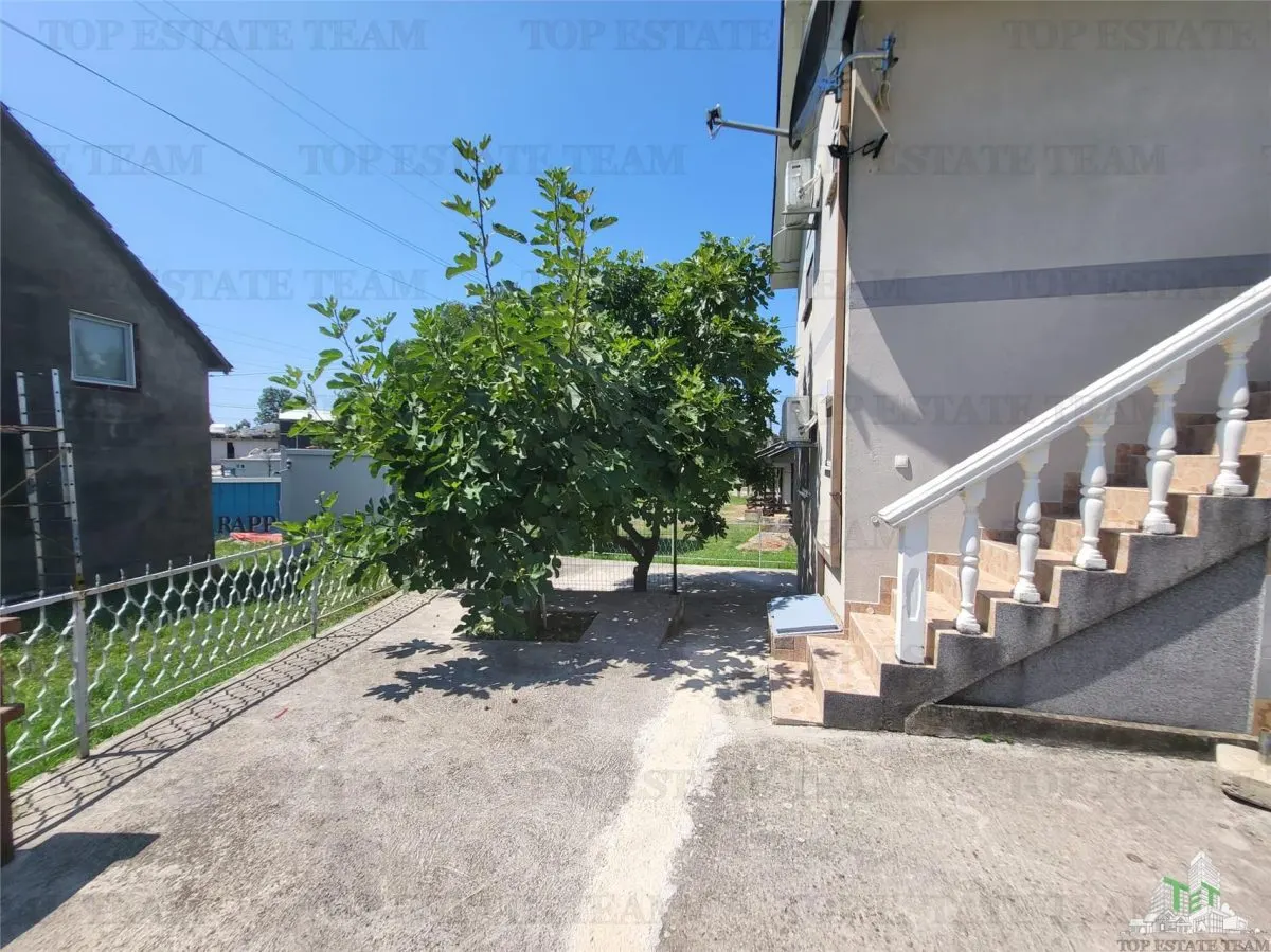 Villa for Sale in Tivat, Montenegro - foto 3