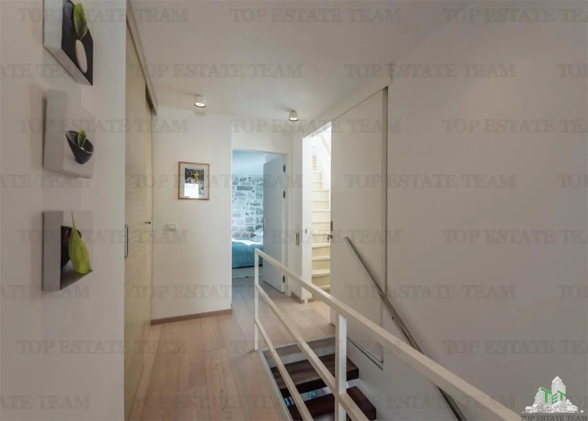 Villa for Sale in Kotor, Montenegro - foto 20