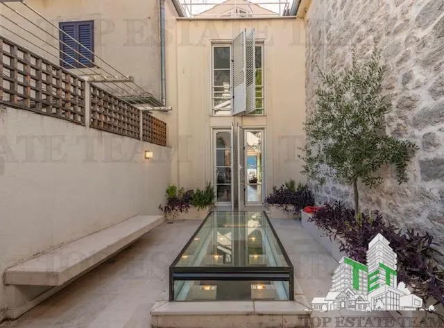 Villa for Sale in Kotor, Montenegro - foto 9