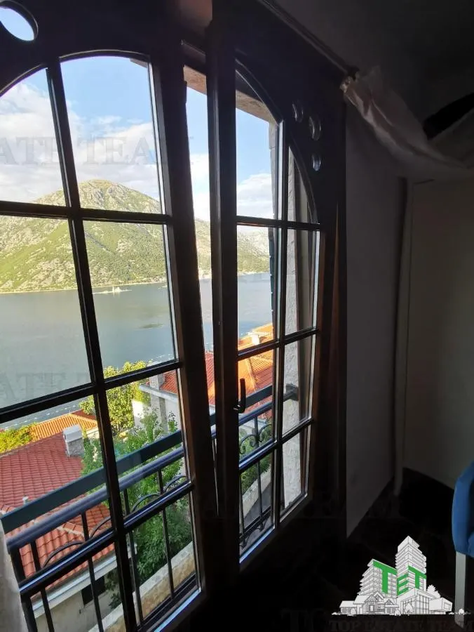 Apartment for Sale in Herceg-Novi, Montenegro - foto 17