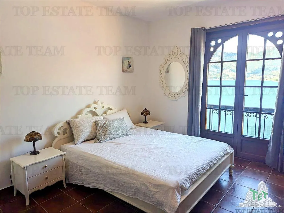 Apartment for Sale in Herceg-Novi, Montenegro - foto 10