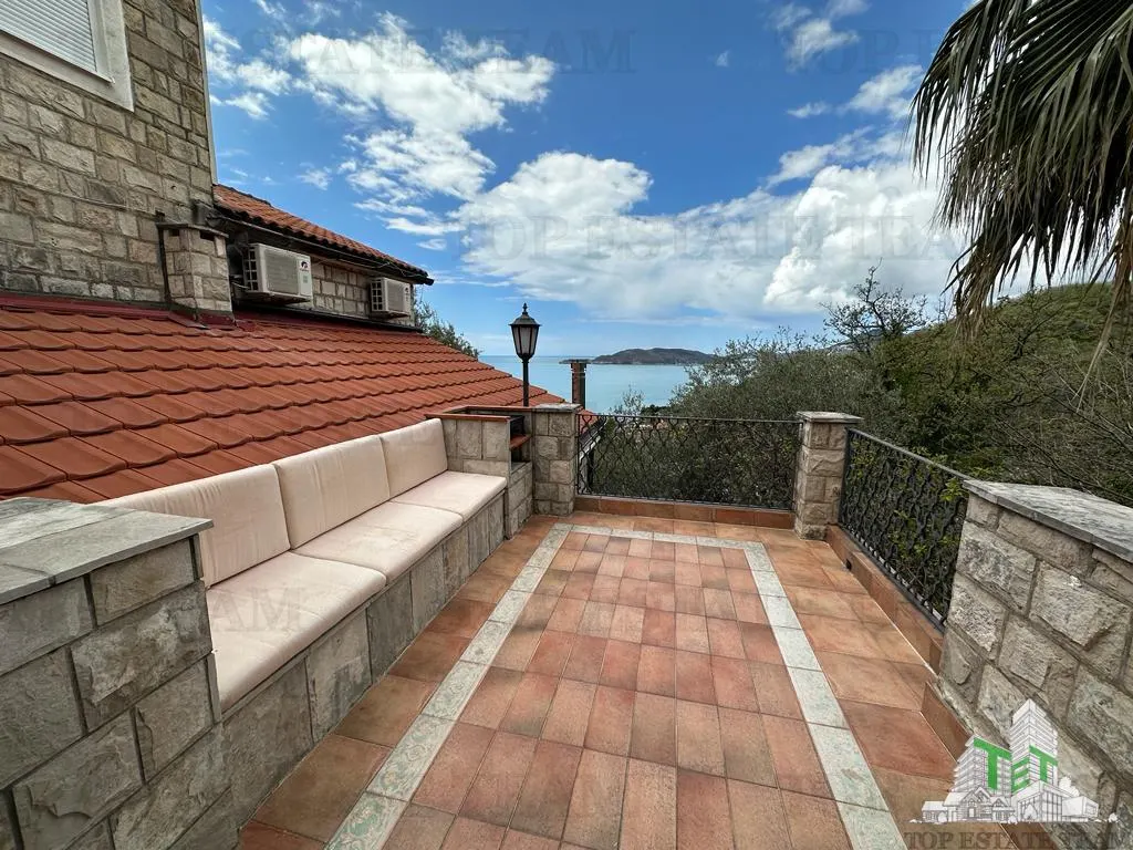 Apartment for Sale in Budva, Montenegro - foto 1