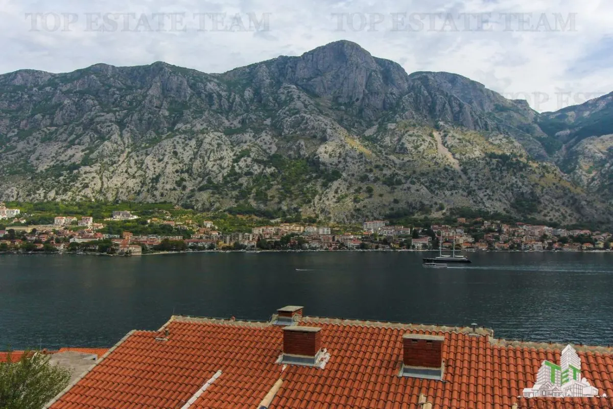 Apartment for Sale in Kotor, Montenegro - foto 1